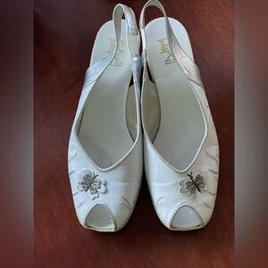 White & Silver Leather Butterfly Peep-Toe Comfort Slingback Mules size 38 Italy